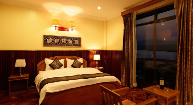 Ayarwaddy River View Hotel, Rezervovat Hotel Mandalay Myanmar