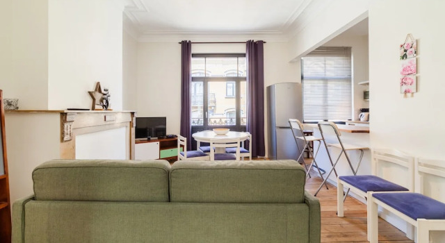 Centrally Located Bright 2 Room Apartment in Trendy st Gilles Self Check in, Réserver Appartement Forest Bruxelles