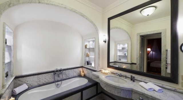 Двухместный номер Comfort with terrace QC Grand Hotel Roma