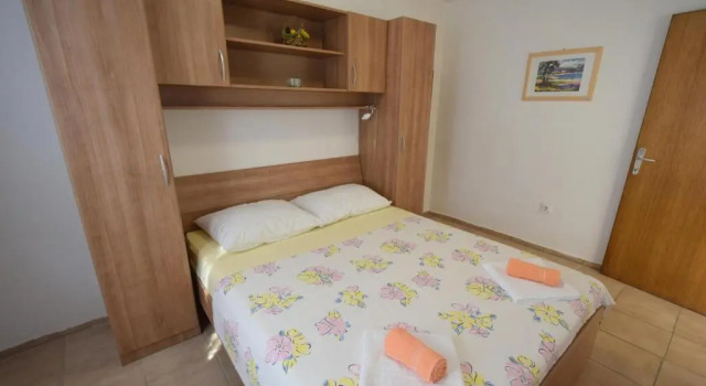 Apartments Buturajac, Забронировать Апартаменты/квартира Отели Крка с парковкой, рядом с Krk Harbour, Парковка
