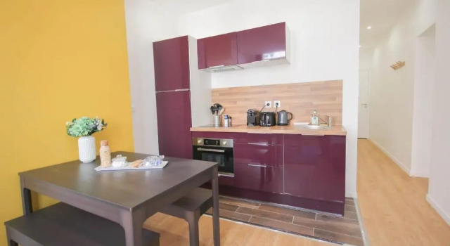 Superb apartment near the Grand Place!, Забронировать Апартаменты/квартира Отели Лилля с парковкой, рядом с Chambre de Commerce, Парковка