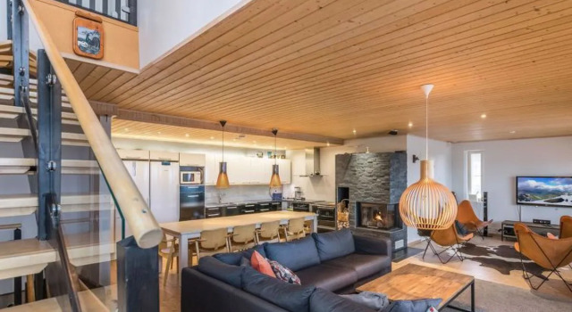 House Holy rock Pelkosenniemi, Varaa Hotelli Pyhatunturi Lappi, lähellä Pohjoisrinteenhissi
