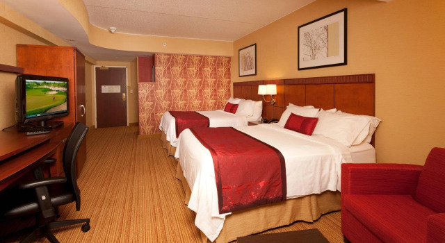 Четырёхместный номер Standard Courtyard by Marriott Boston Waltham