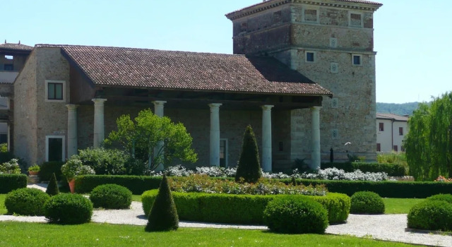 B&B Villa Trissino-Rossi, Забронировать Отель «постель и завтрак» Сарего 