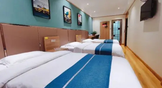 Трёхместный номер Standard Pingliang Jinxuan Hotel