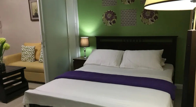 Robinsons Studio W Balcony Rpr03, Забронировать Отель Эрмита 