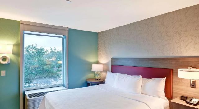 Двухместный люкс c 1 комнатой Home2 Suites By Hilton Tampa USF Near Busch Gardens