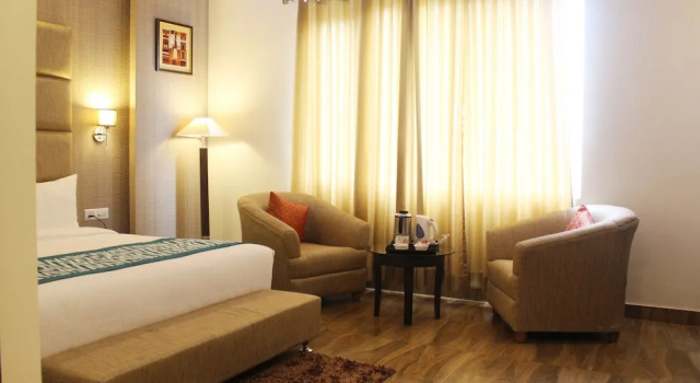 OYO 937 Sand Stone Hotel, Varaa Hotelli Mājra Uttarakhand