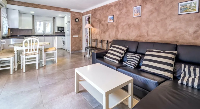 Apartament Edelweiss, Rezerwuj Apartament Hotele w Gironès z parkingiem, Parking