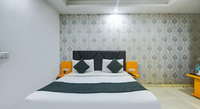 Номер Luxury Hotel Kelvish Plaza-Delhi Airport