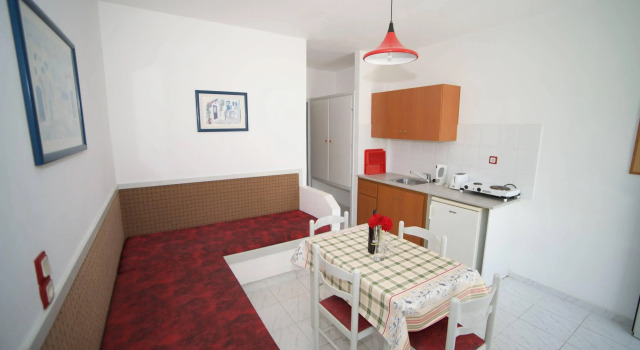 Lenaki Apartments