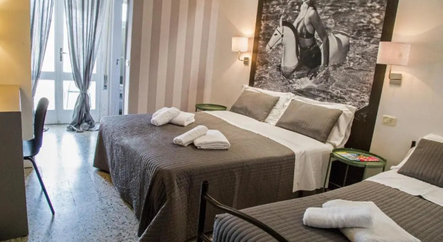 Трёхместный номер Standard с балконом Hotel Hollywood Riccione