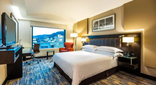 Четырёхместный номер Executive Hilton Bogotá