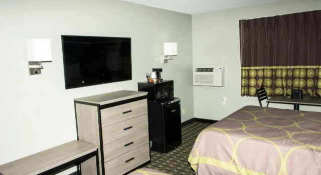 Четырёхместный номер Standard Super 8 by Wyndham Michigan City