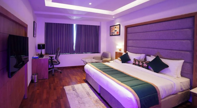 Двухместный люкс Quality Inn Elite By White Panda Hotels