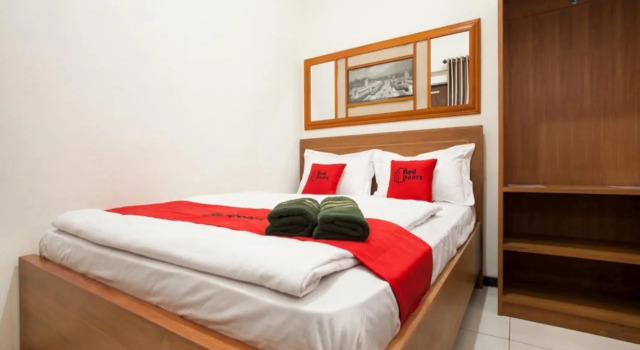 RedDoorz Syariah near Singha Merjosari Park