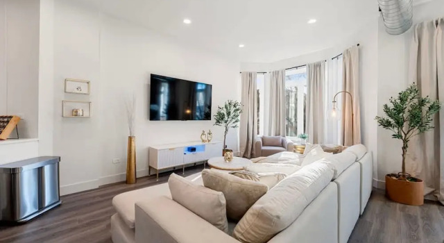 Luxury 2BR Condo in Wicker Park