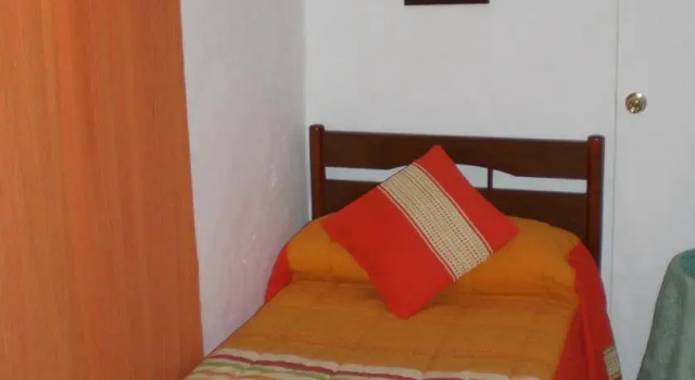 Pensión Agustina, Забронировать Отель Кордова Cordoba Province, рядом с Музей боя быков