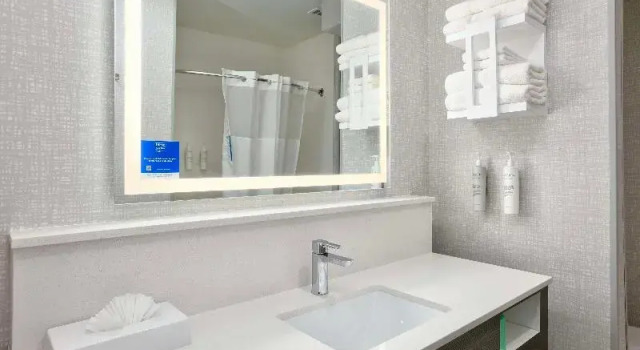 Шестиместный номер Standard Hampton Inn & Suites Dalhart