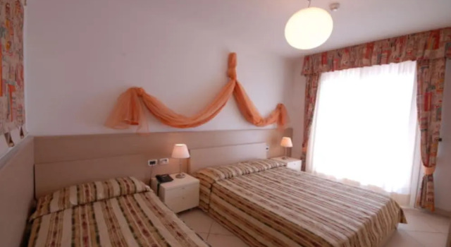 Seaside Bliss- Flat With View on the Pool, Prenota Appartamento Hotel a Veneto con parcheggio, Parcheggio