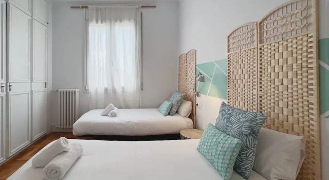 Апартаменты с 4 комнатами с балконом Stay U-nique Apartments Roger Llúria
