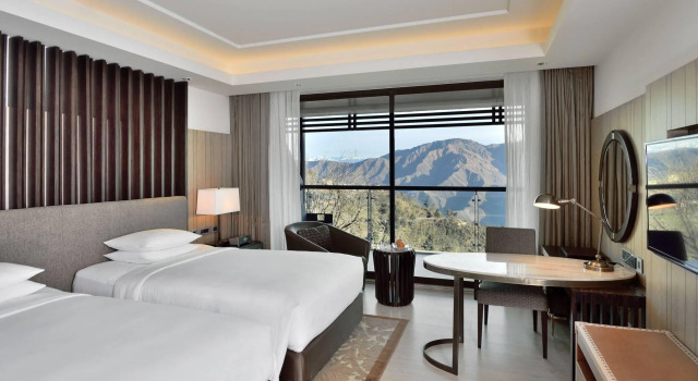 Двухместный номер Standard с красивым видом из окна JW Marriott Mussoorie Walnut Grove Resort & Spa