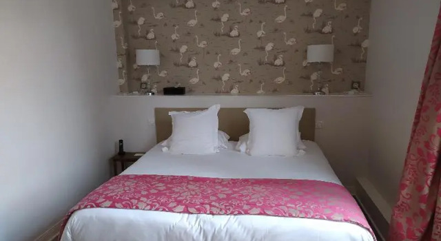 Номер Standard Logis Hotel Restaurant Le Cheval Blanc