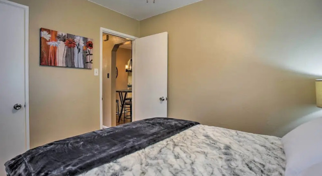 Коттедж Walk to Dtwn Littleton: Updated Pet-friendly Home