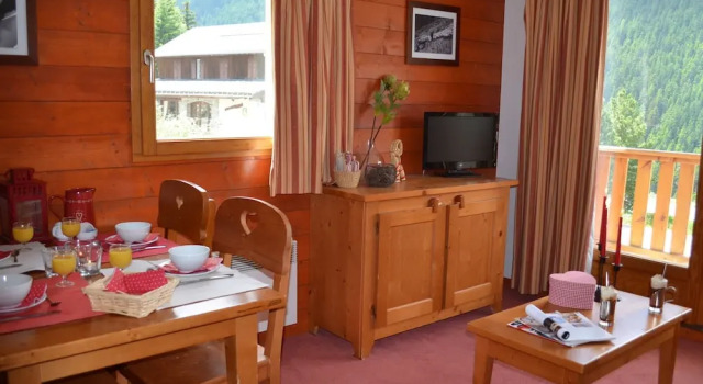Comfortable Apartment Located at the ski Slopes in Valfréjus, Забронировать Апартаменты/квартира Отели Вальфрежюс с бассейном, рядом с Горнолыжный курорт Вальфрэжюс, Бассейн