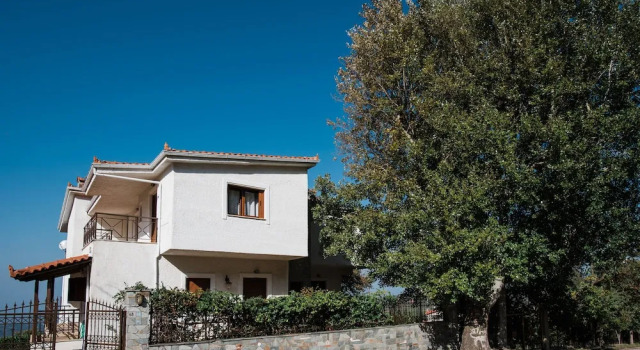 Traditional Luxury Villa Armonia
