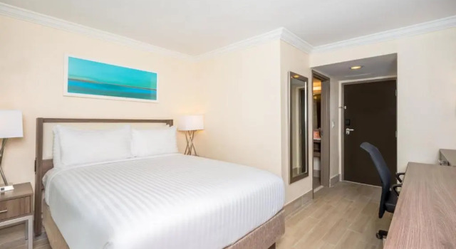 Двухместный номер Standard Holiday Inn Express & Suites Nassau by IHG