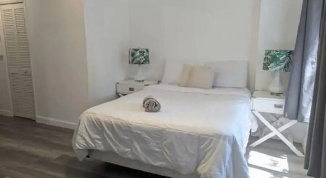 Pool Parking 2 Bedroom Retreat Sleeps 5