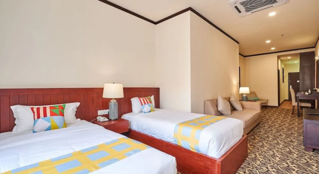 OYO Home 89377 The Platinum Suites