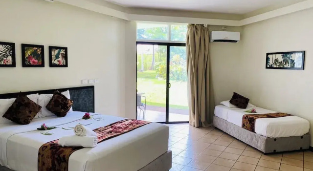 Номер Standard с балконом и с видом на сад Hotel Oasis