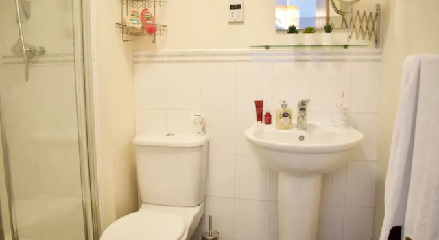 Spacious 3 Bed Apartment in Central Location