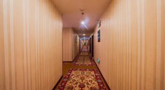 Phoenix International Hotel (Fenghuang Ancient Town Branch), Rezervovat Hotel Hotely v Feng-chuang s parkováním, Parkování