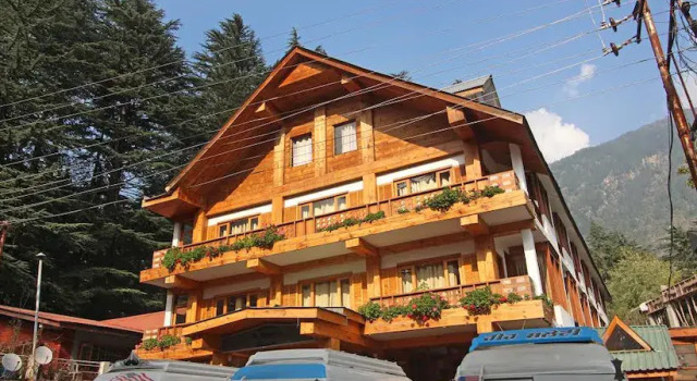 The Whispering Inn Resort & Bar Old Manali
