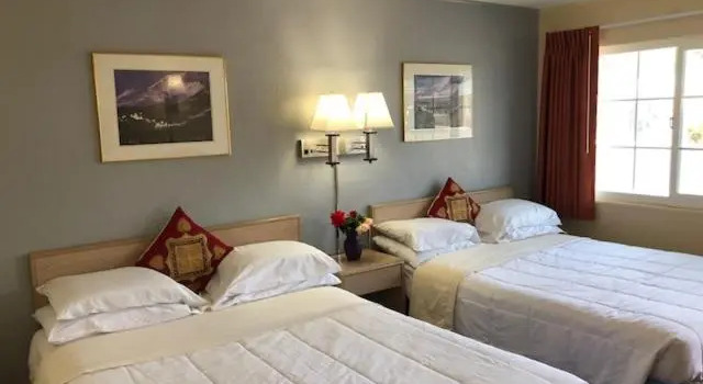 Двухместный номер Standard с видом на горы Pine Needles Inn