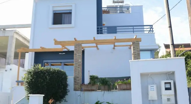 comfortable villa right by the sea, Book Villa Cottages in Periphery of Western Greece, Cottage