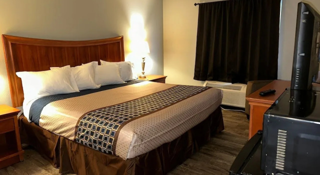 Номер Economy Royal Inn Suites