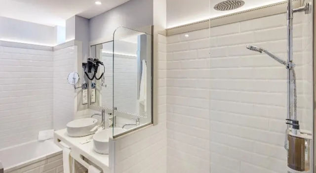 Четырёхместная студия Sercotel Granada Suites