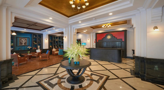 Manoir Des Arts Hotel