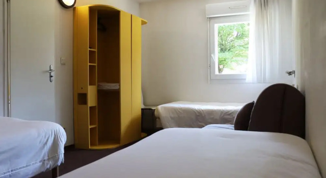 Семейный люкс с видом на улицу Hôtel Lémand Lyon Est - Villefontaine