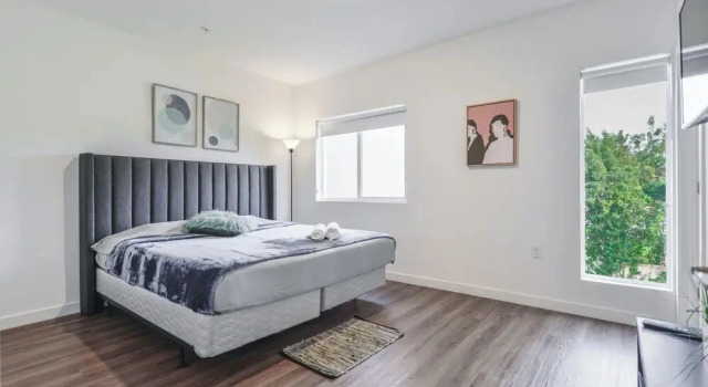 Номер Standard Stylish Townhouses by Design District