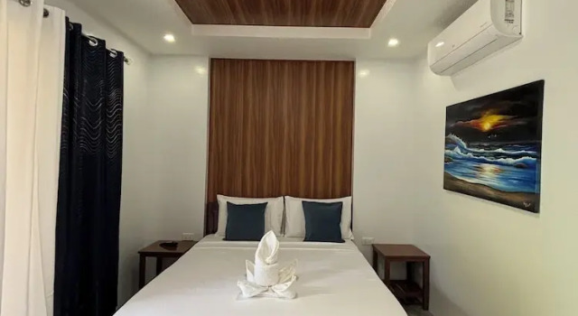 Двухместный номер Deluxe с балконом Alona Grove Tourist Inn