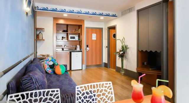 Полулюкс Deluxe Club Hotel Eilat - All Suites Hotel