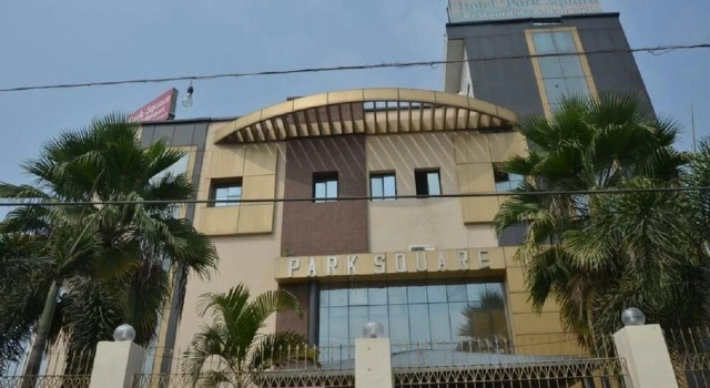 Park Square Hotel And Banquet