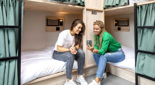 Кровать в общем номере (женский номер) The Bee Hostel
