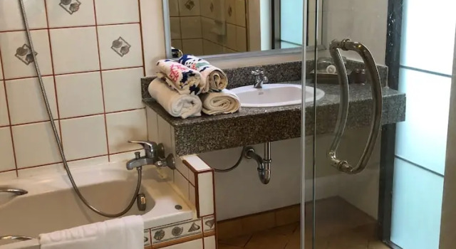 Бунгало с балконом Noble House Beach Resort