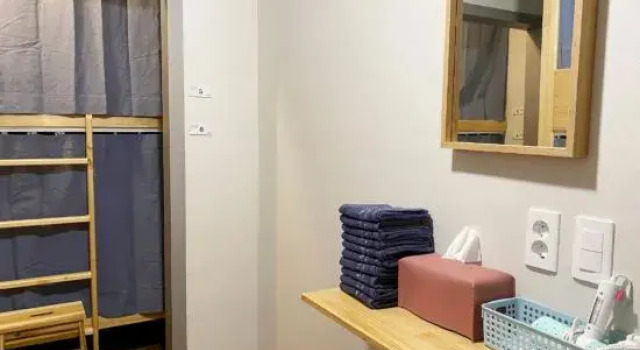 Кровать в общем номере (мужской номер) Dante House